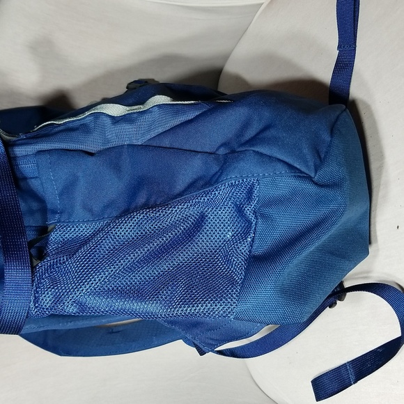 The north face Women's pivoter 22L backpack - Picture 5 of 14